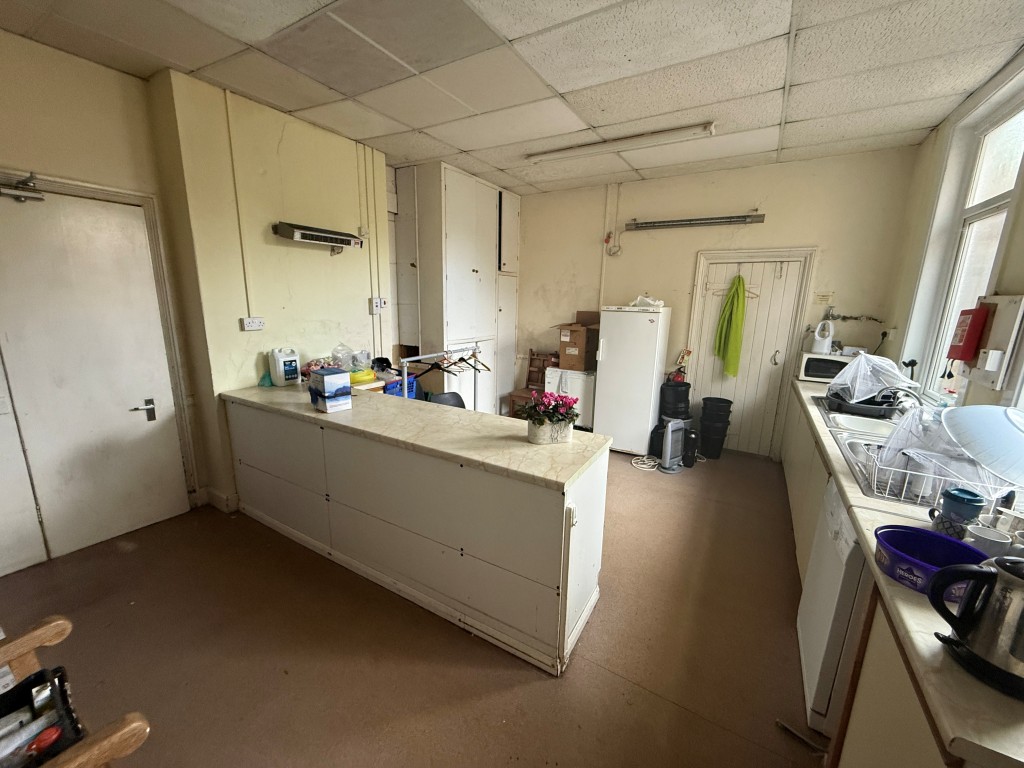 Lot: 57 - DETACHED FORMER CHURCH WITH POTENTIAL - Kitchen